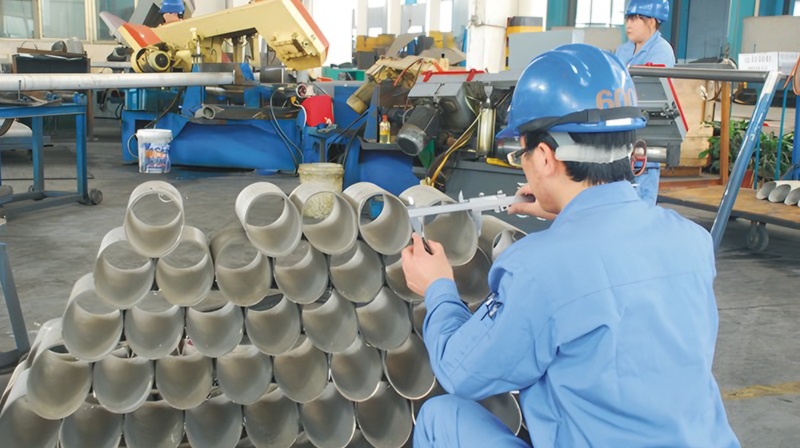 INSPECCIONE SI HAY MATERIAL CORTANTE