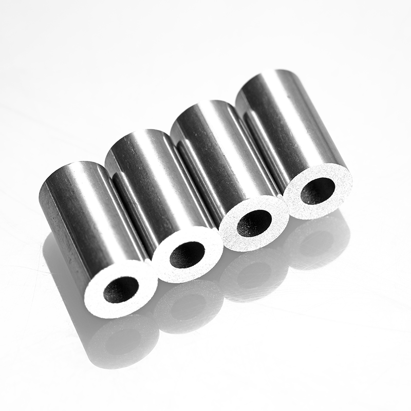 Tuber&iacute;a de acero inoxidable aeroespacial empaquetada para env&iacute;o a granel inmediato.